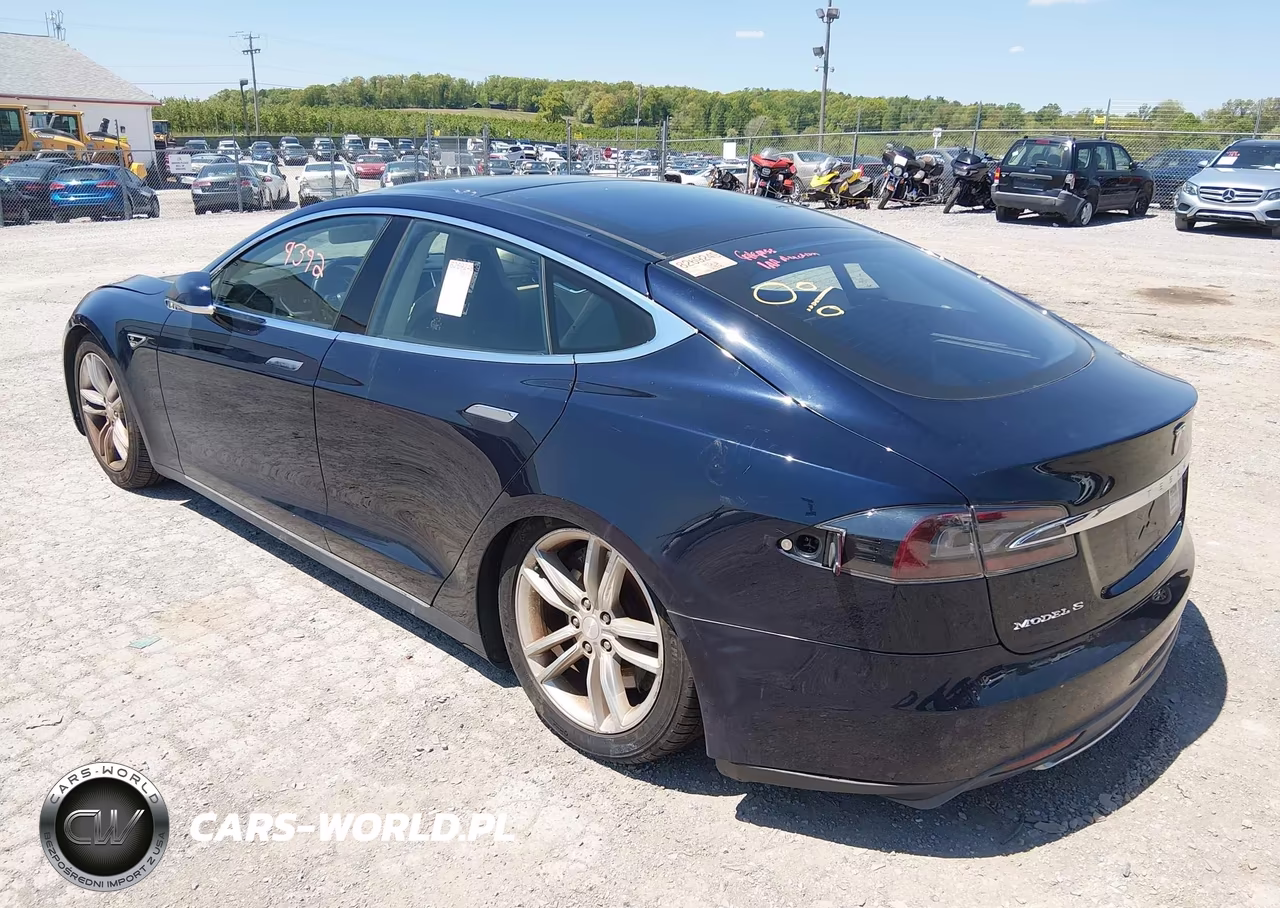 2013 Tesla Model S VIN:5YJSA1AG1DFP03587 - 3