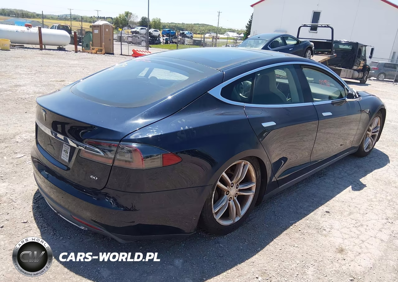 2013 Tesla Model S VIN:5YJSA1AG1DFP03587 - 4