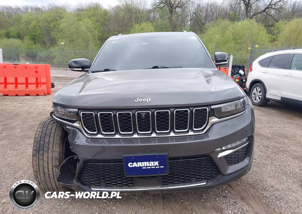2023 Jeep Grand Cherokee Limited 4X4 VIN:1C4RJHBG8P8738041 - 12
