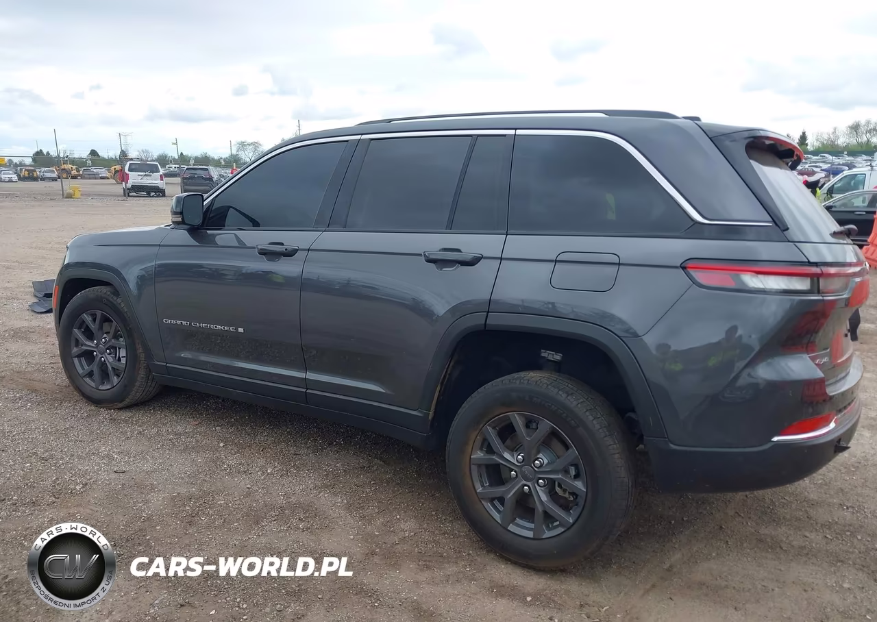 2023 Jeep Grand Cherokee Limited 4X4 VIN:1C4RJHBG8P8738041 - 14