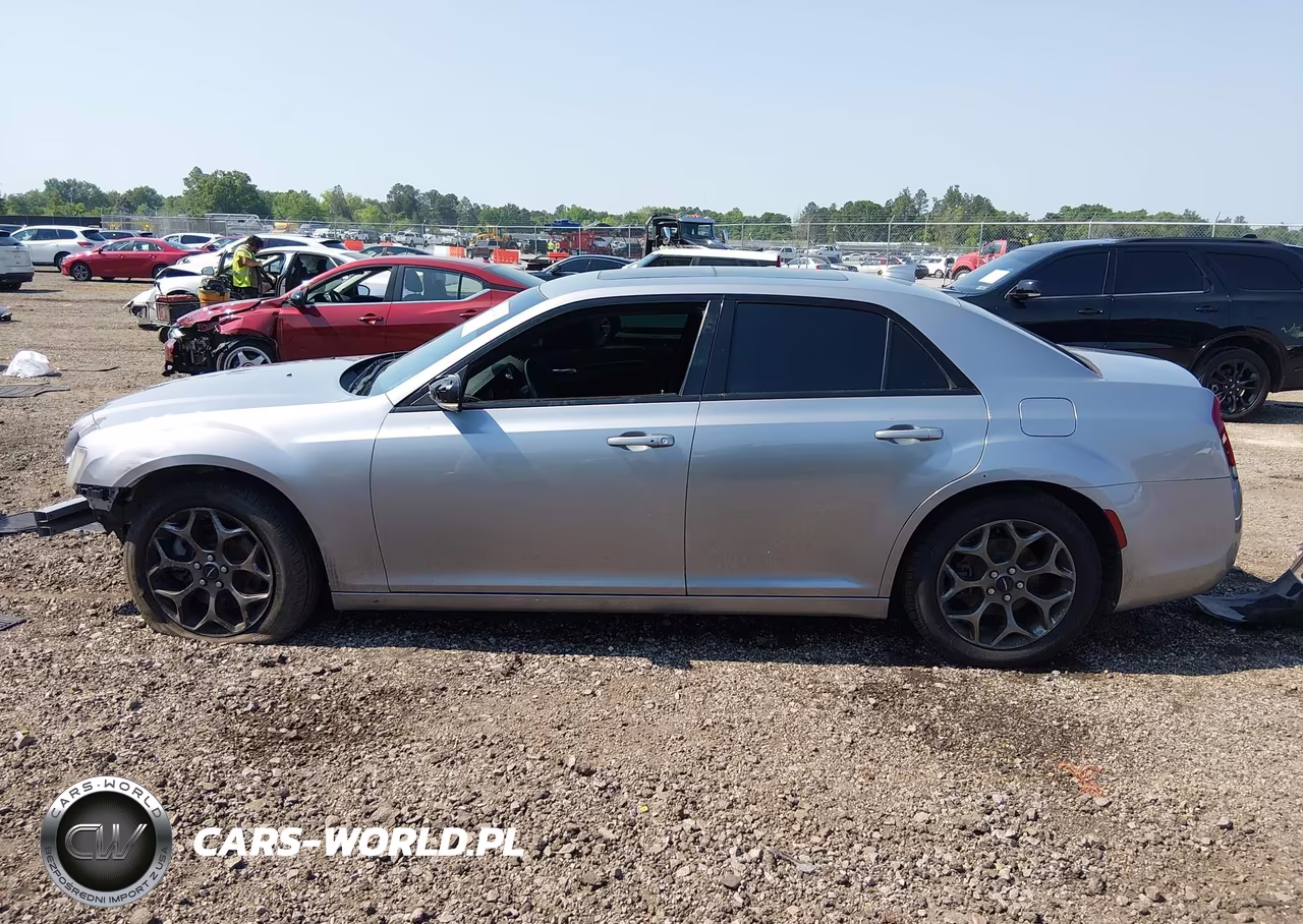2015 Chrysler 300 300S VIN:2C3CCAGG8FH808943 - 15