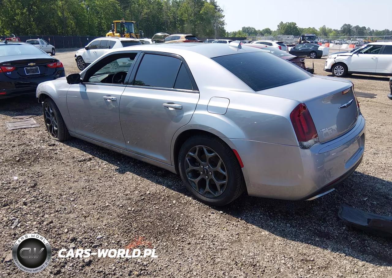 2015 Chrysler 300 300S VIN:2C3CCAGG8FH808943 - 3