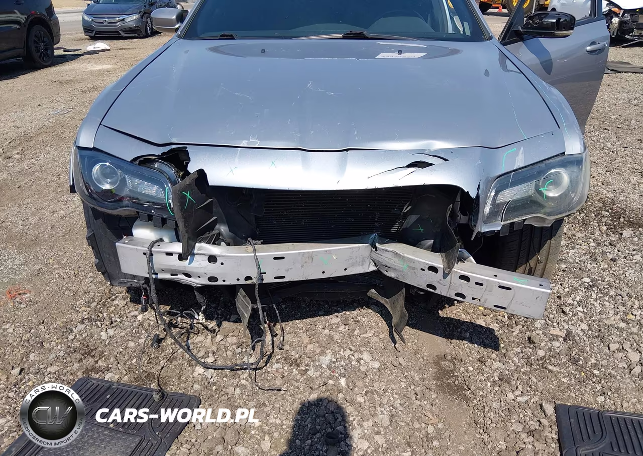 2015 Chrysler 300 300S VIN:2C3CCAGG8FH808943 - 6