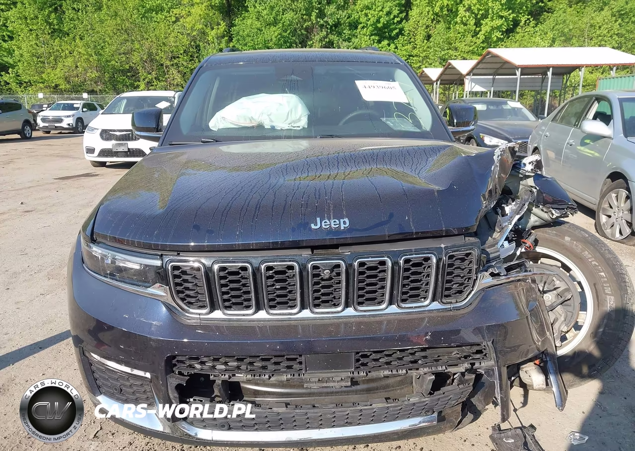 2023 Jeep Grand Cherokee L Limited 4X4 VIN:1C4RJKBG9P8813729 - 12