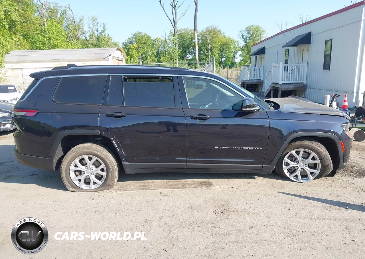 2023 Jeep Grand Cherokee L Limited 4X4 VIN:1C4RJKBG9P8813729 - 13