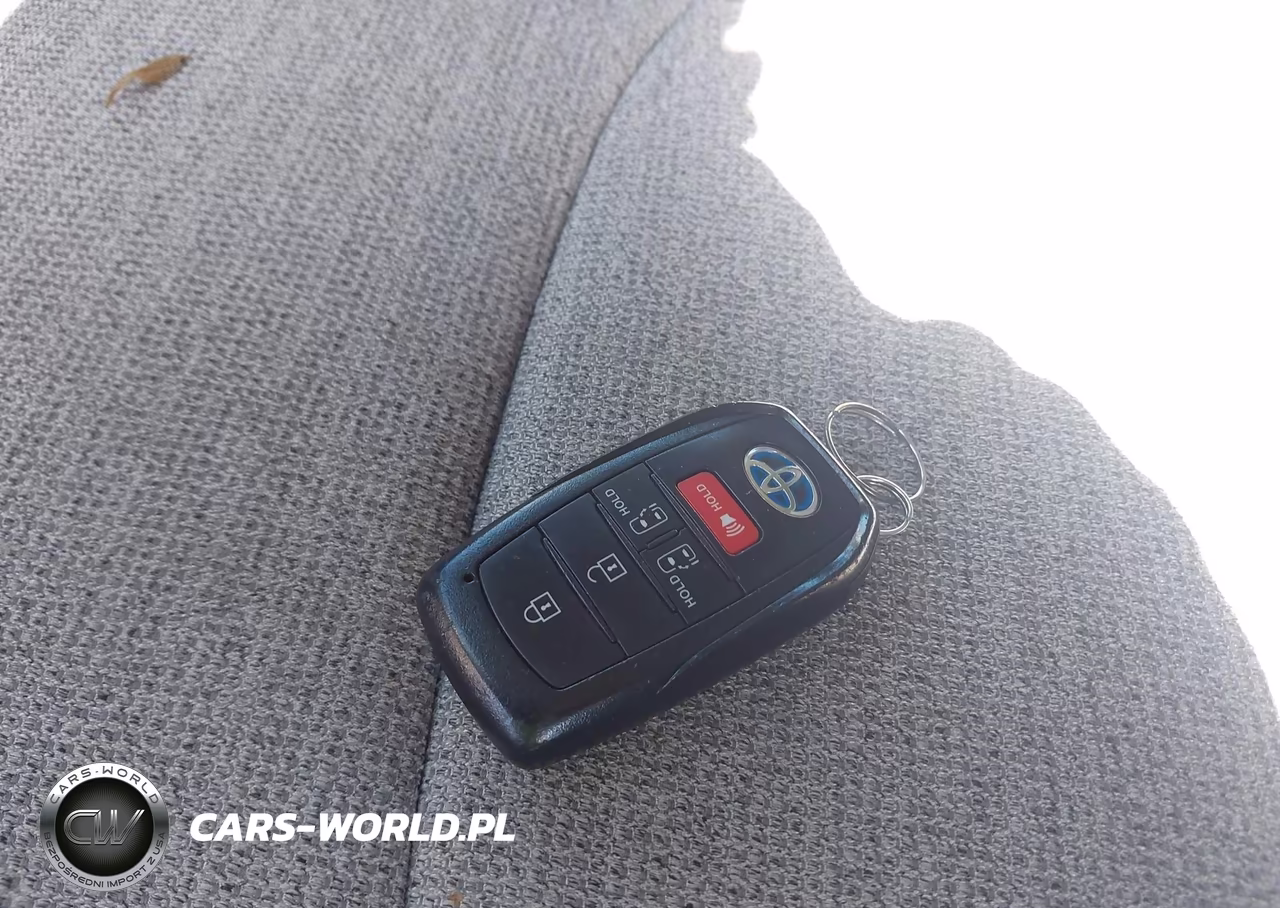 2022 Toyota Sienna Le VIN:5TDKRKEC0NS102643 - 11