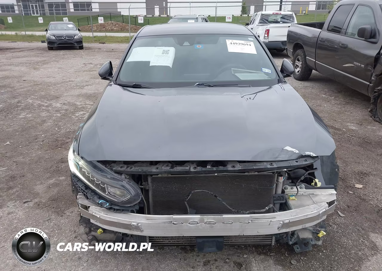 2018 Honda Accord Sport VIN:1HGCV1F32JA079061 - 13