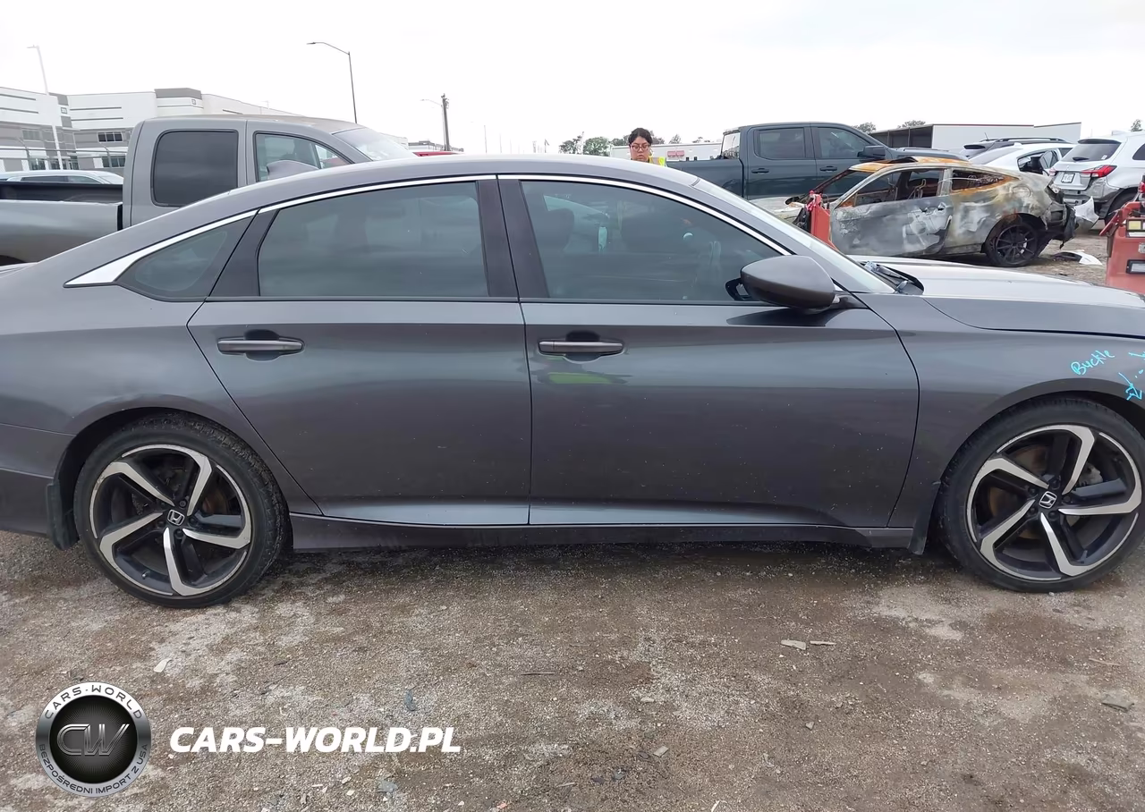 2018 Honda Accord Sport VIN:1HGCV1F32JA079061 - 14