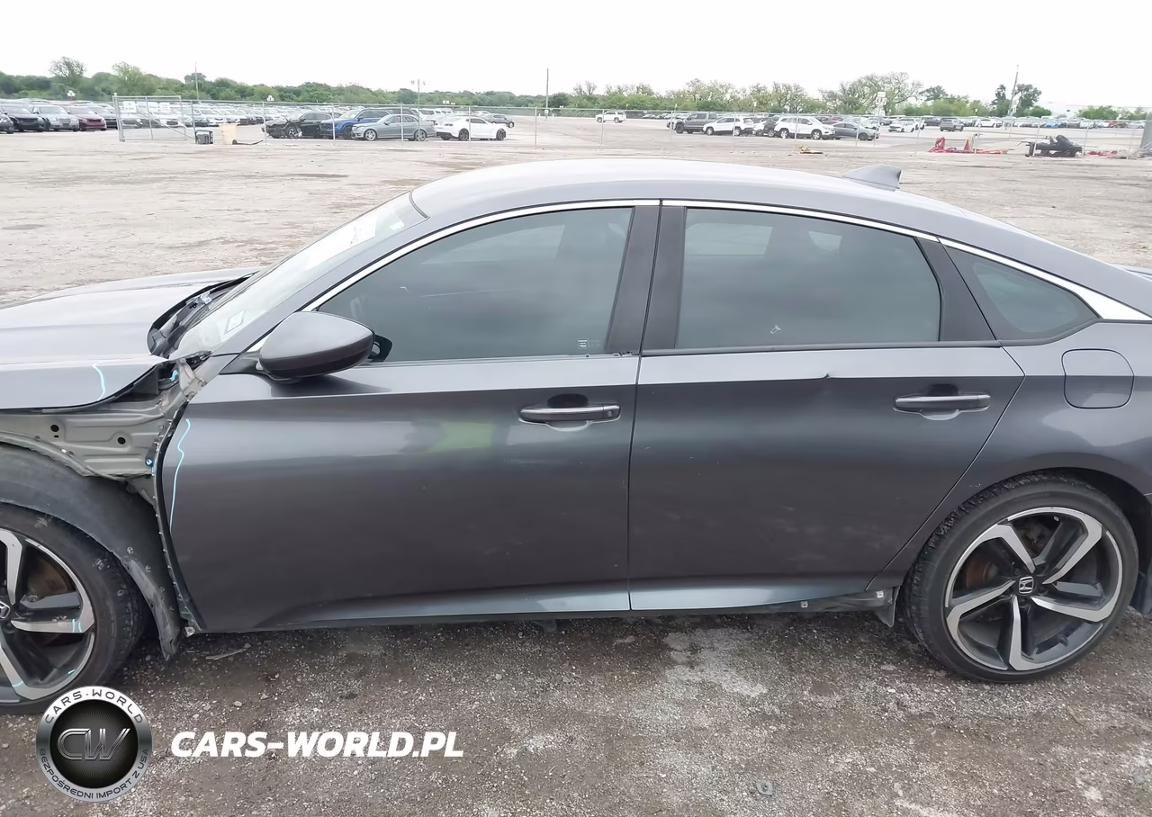 2018 Honda Accord Sport VIN:1HGCV1F32JA079061 - 15