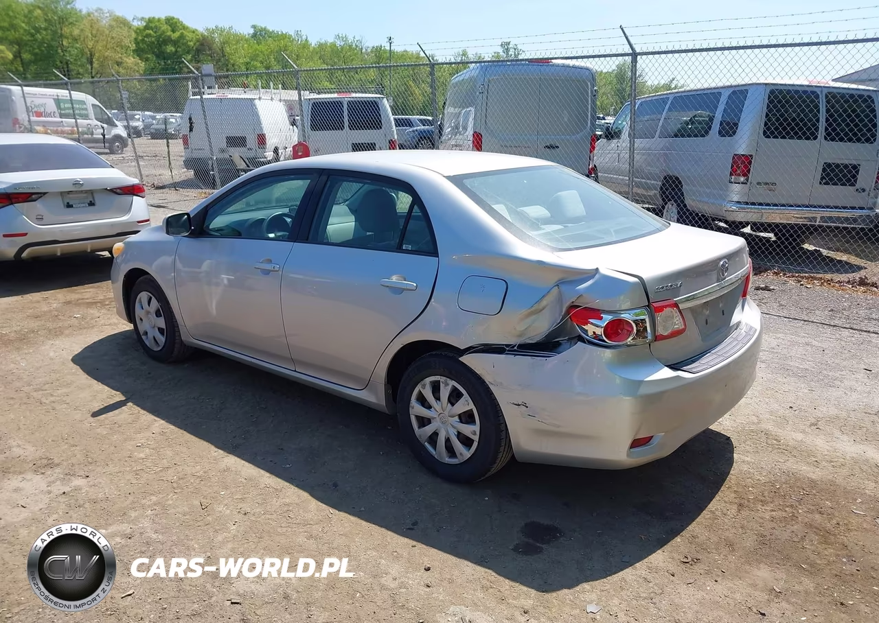 2011 Toyota Corolla Le VIN:2T1BU4EE0BC697333 - 3