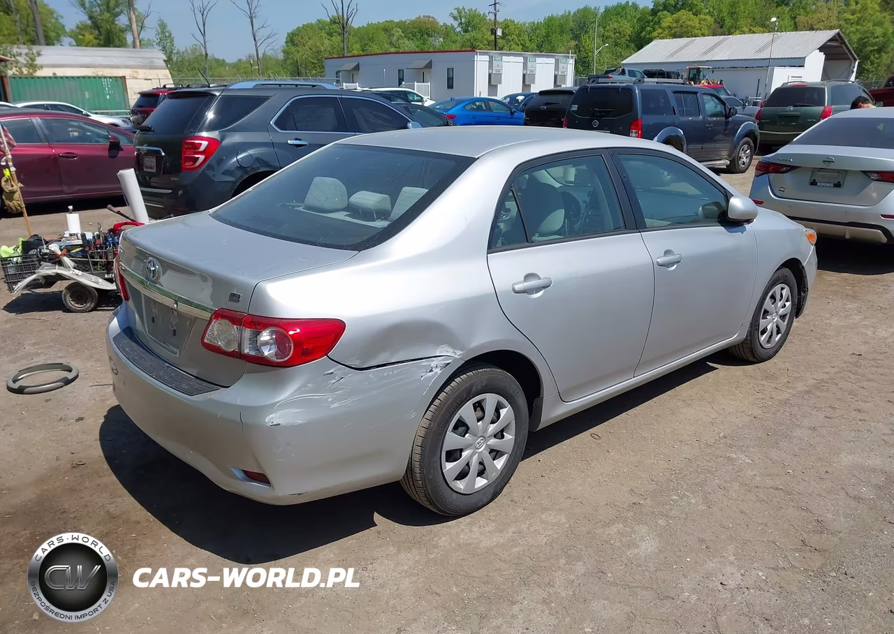 2011 Toyota Corolla Le VIN:2T1BU4EE0BC697333 - 4