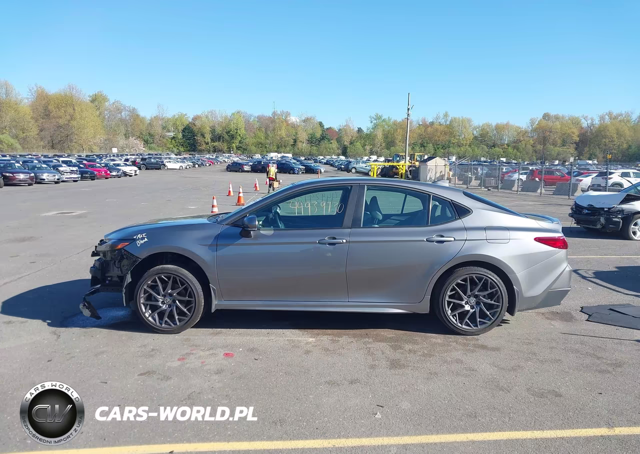 2025 Toyota Camry Se VIN:4T1DBADK5SU540996 - 14