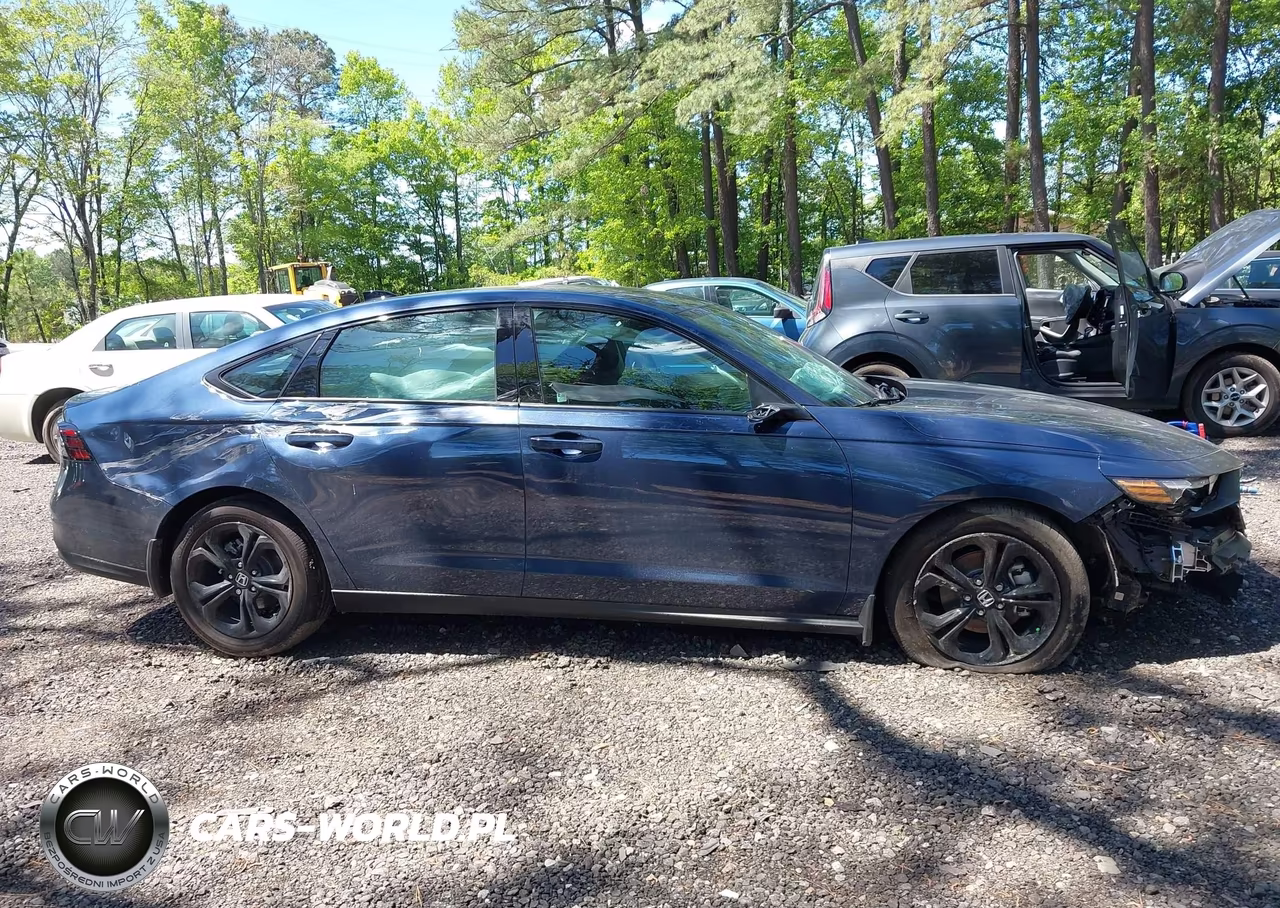 2025 Honda Accord Se VIN:1HGCY1F49SA073887 - 13