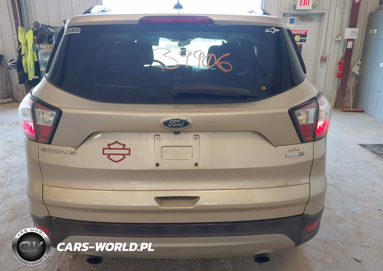 2018 Ford Escape Se VIN:1FMCU9GD3JUC96958 - 16