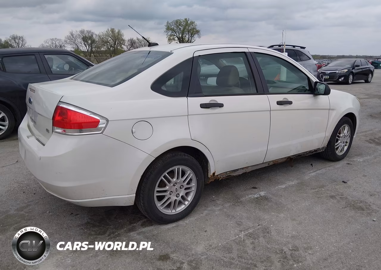 2010 Ford Focus Se VIN:1FAHP3FN2AW201647 - 4
