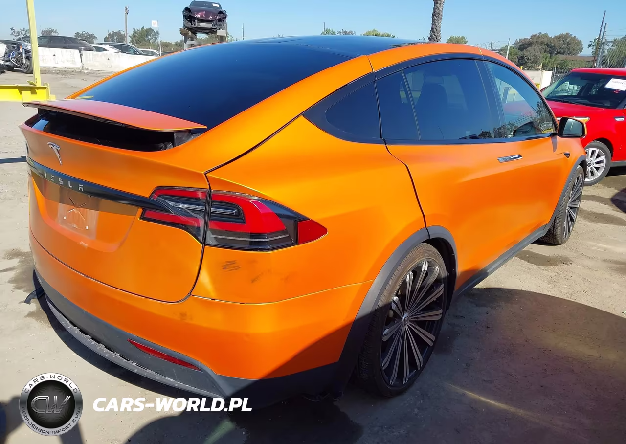 2018 Tesla Model X 100D-75D-P100D VIN:5YJXCAE27JF101982 - 4