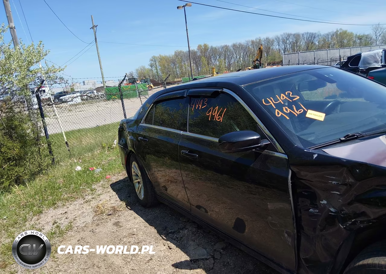 2017 Chrysler 300 Limited VIN:2C3CCAAG1HH661974 - 13