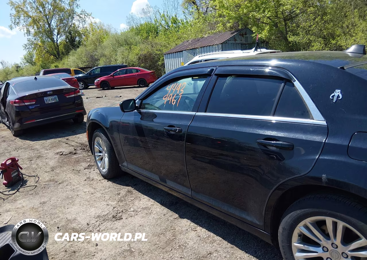 2017 Chrysler 300 Limited VIN:2C3CCAAG1HH661974 - 14