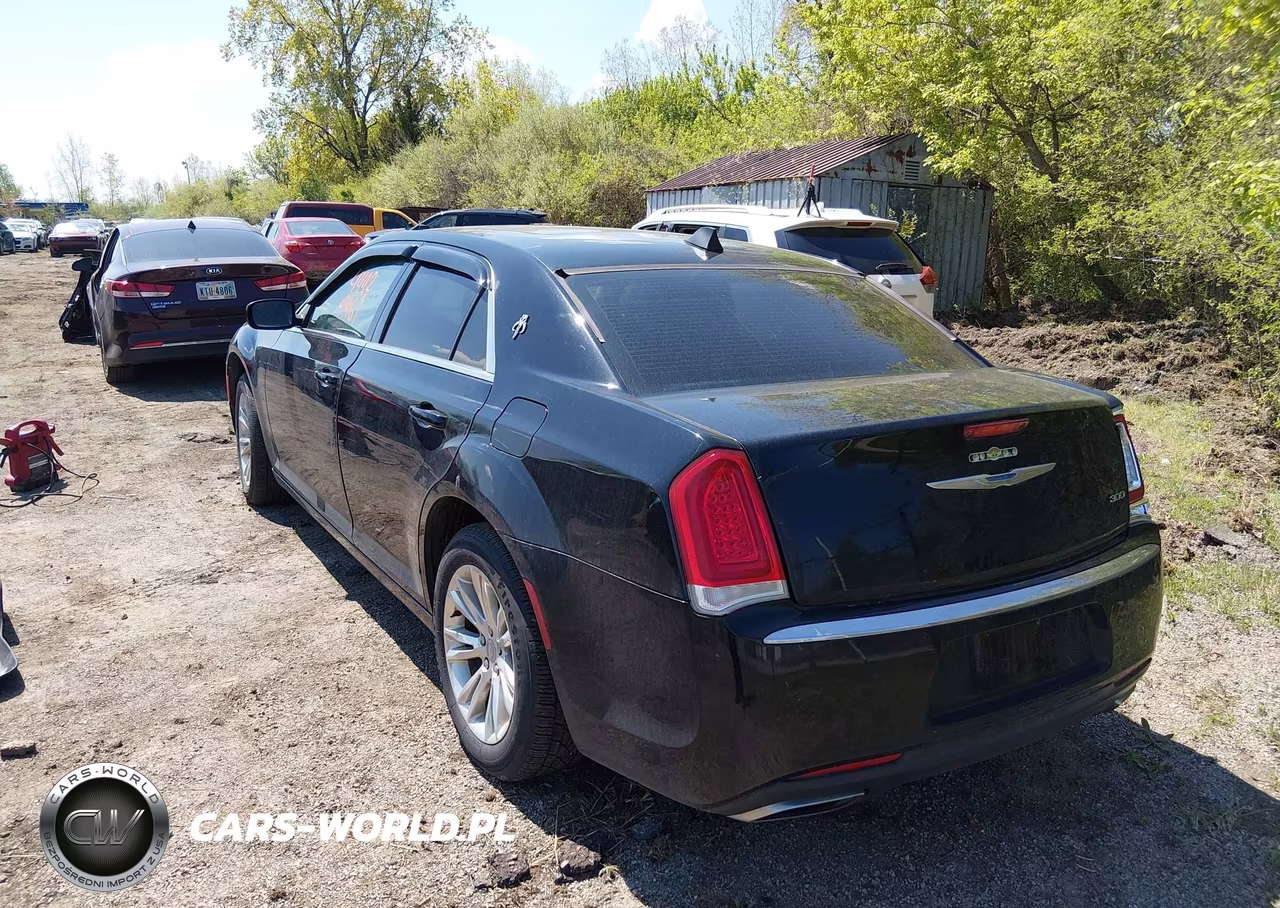 2017 Chrysler 300 Limited VIN:2C3CCAAG1HH661974 - 3