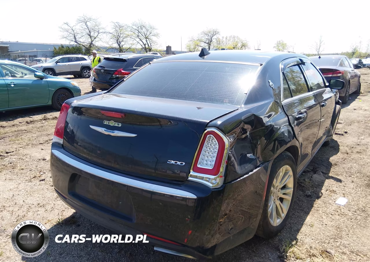 2017 Chrysler 300 Limited VIN:2C3CCAAG1HH661974 - 4