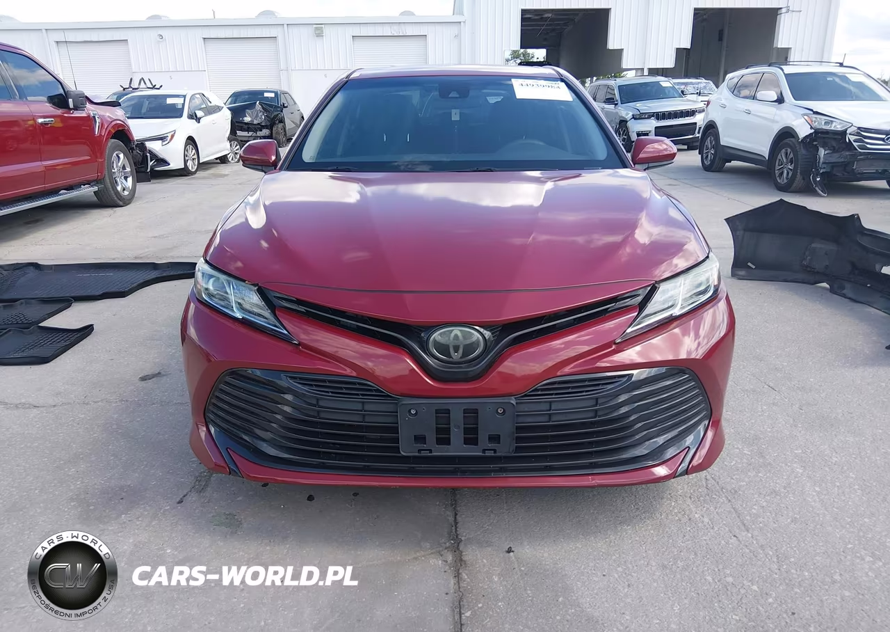 2018 Toyota Camry Le VIN:4T1B11HK0JU527852 - 12