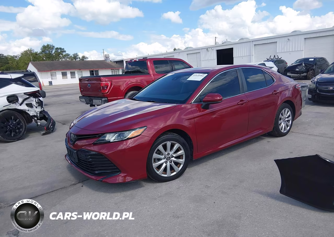 2018 Toyota Camry Le VIN:4T1B11HK0JU527852 - 2