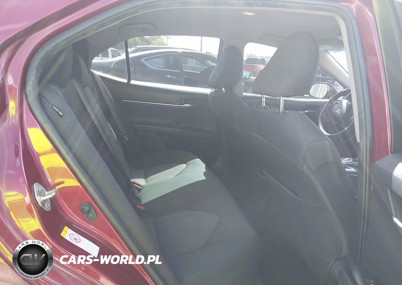 2018 Toyota Camry Le VIN:4T1B11HK0JU527852 - 8
