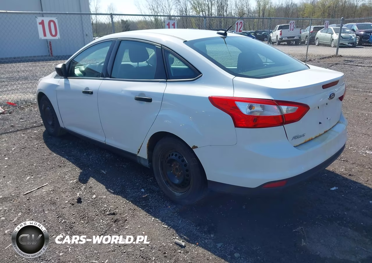 2014 Ford Focus S VIN:1FADP3E25EL255957 - 3