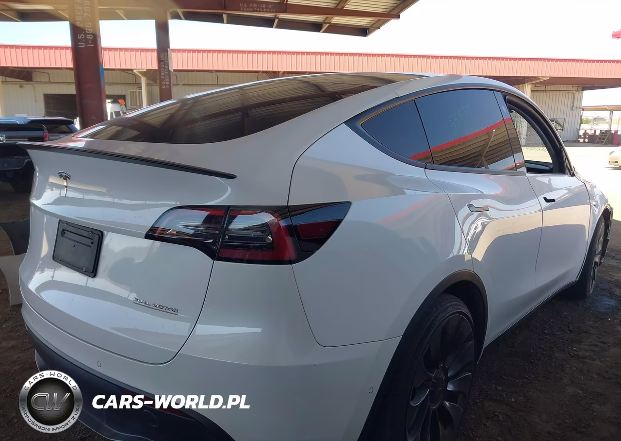 2022 Tesla Model Y Performance Dual Motor All-Wheel Drive VIN:7SAYGDEF5NF554715 - 4