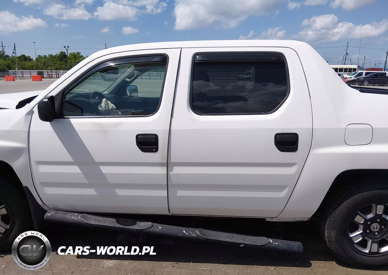 2014 Honda Ridgeline Sport VIN:5FPYK1F79EB002921 - 14
