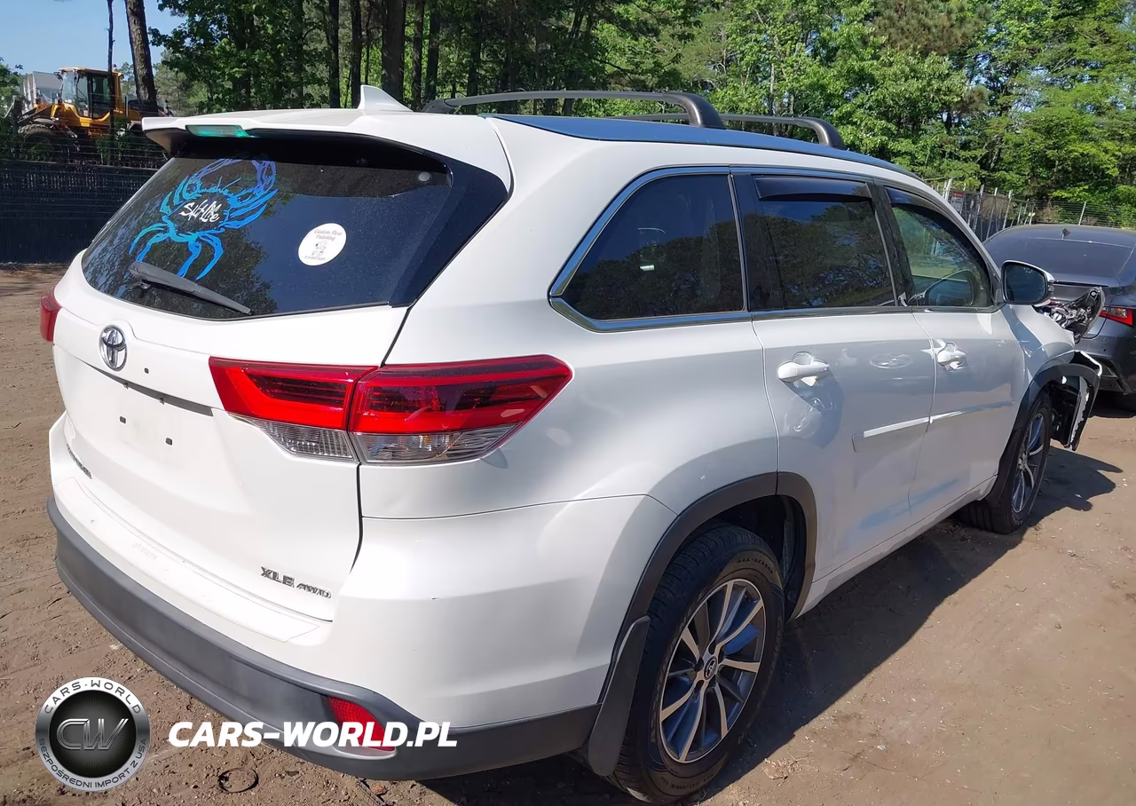 2017 Toyota Highlander Xle VIN:5TDJZRFH2HS514730 - 4