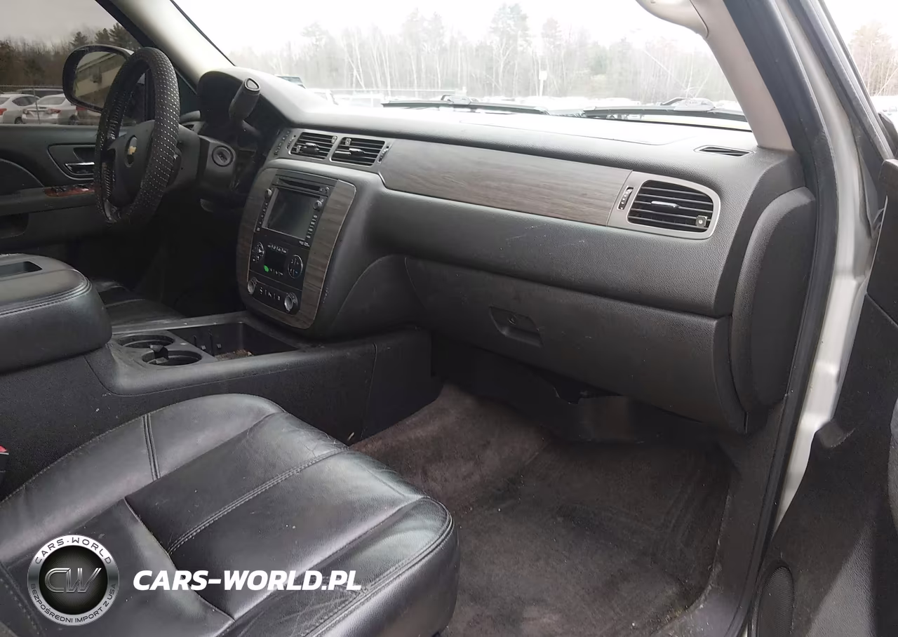 2010 Chevrolet Suburban 1500 Lt1 VIN:1GNUKJE33AR268971 - 5