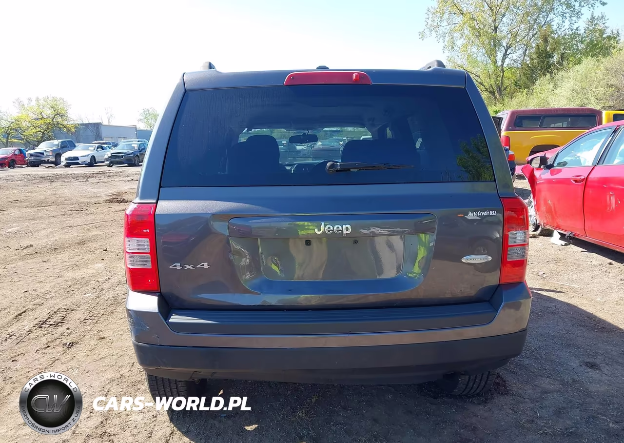2015 Jeep Patriot Latitude VIN:1C4NJRFB5FD258922 - 16
