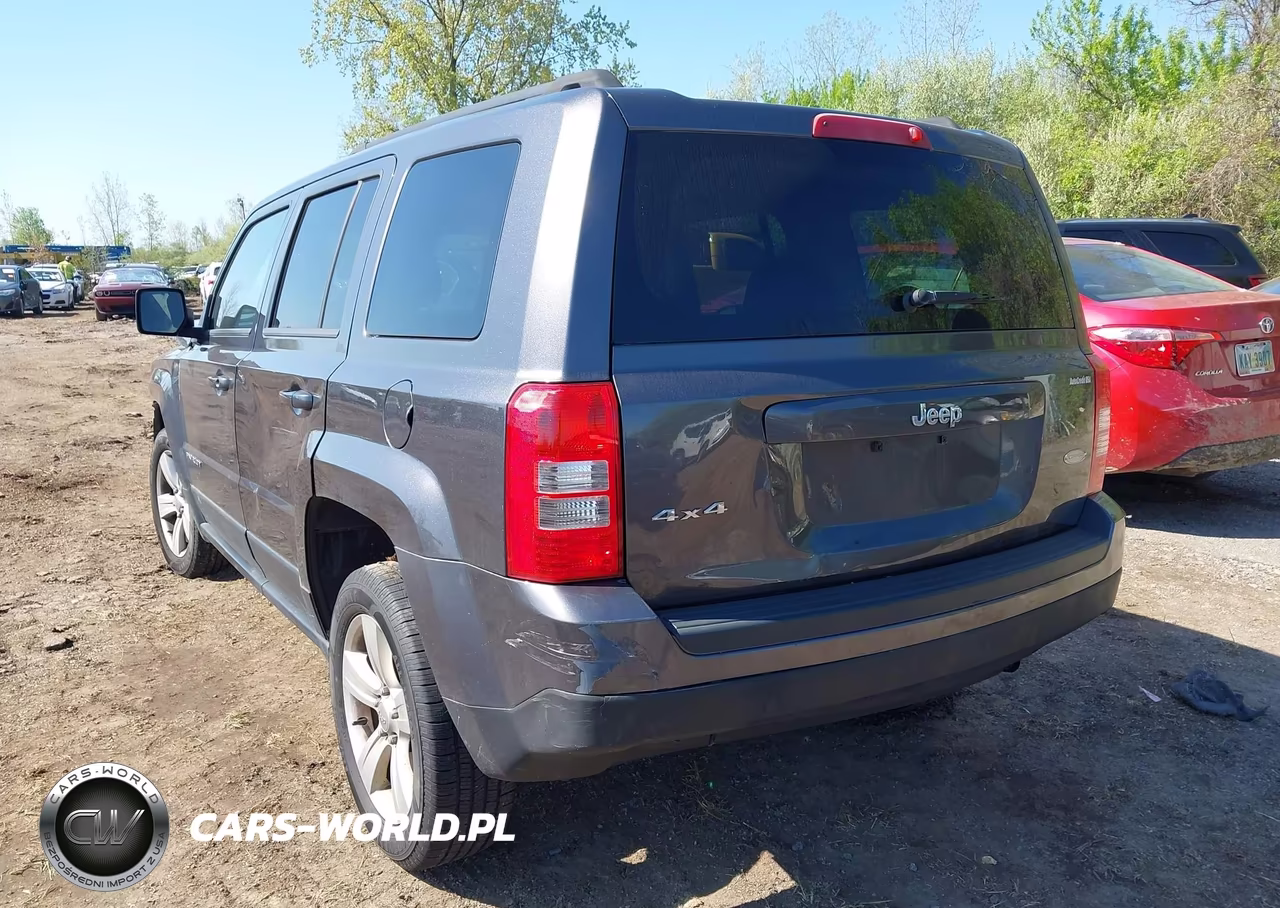 2015 Jeep Patriot Latitude VIN:1C4NJRFB5FD258922 - 3