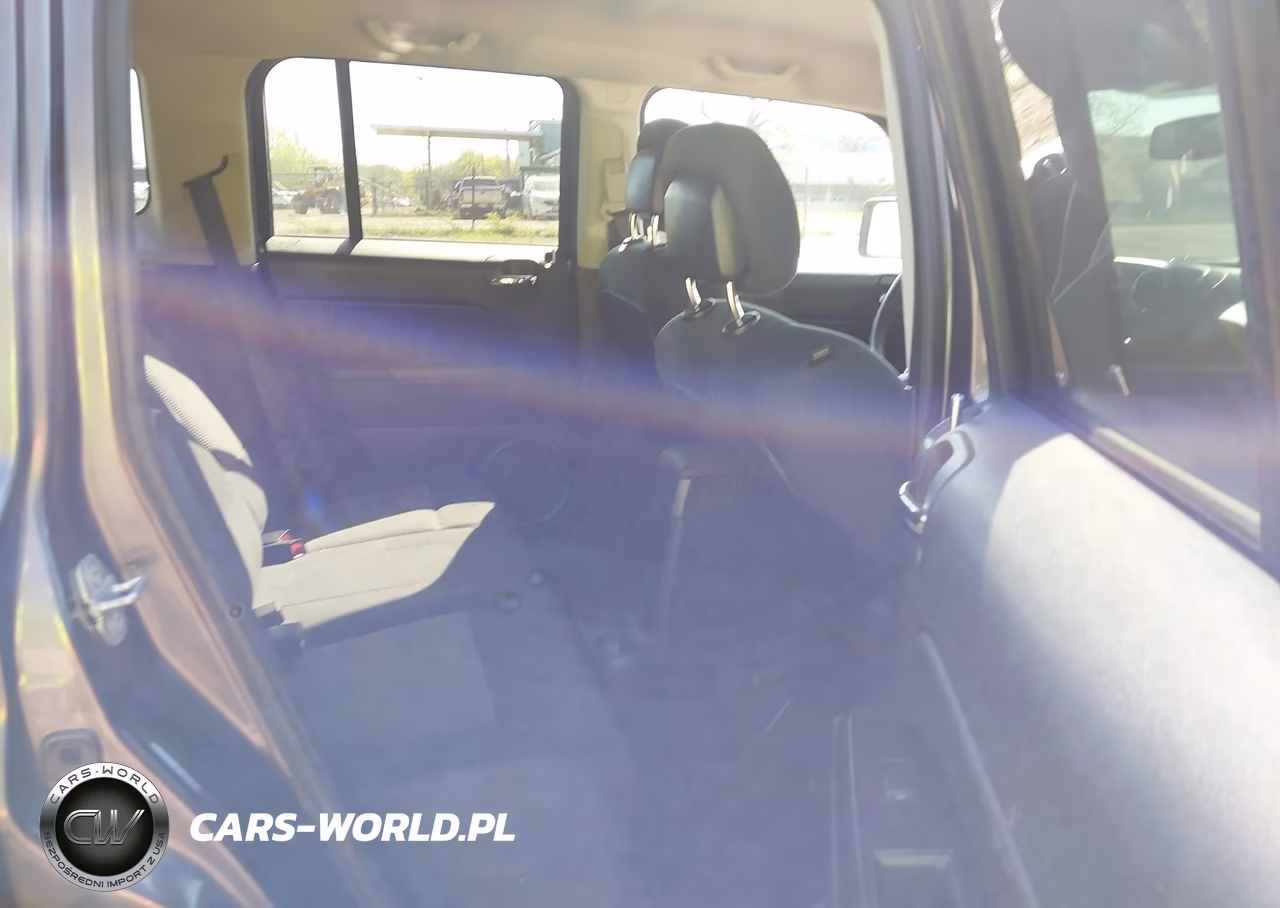 2015 Jeep Patriot Latitude VIN:1C4NJRFB5FD258922 - 8