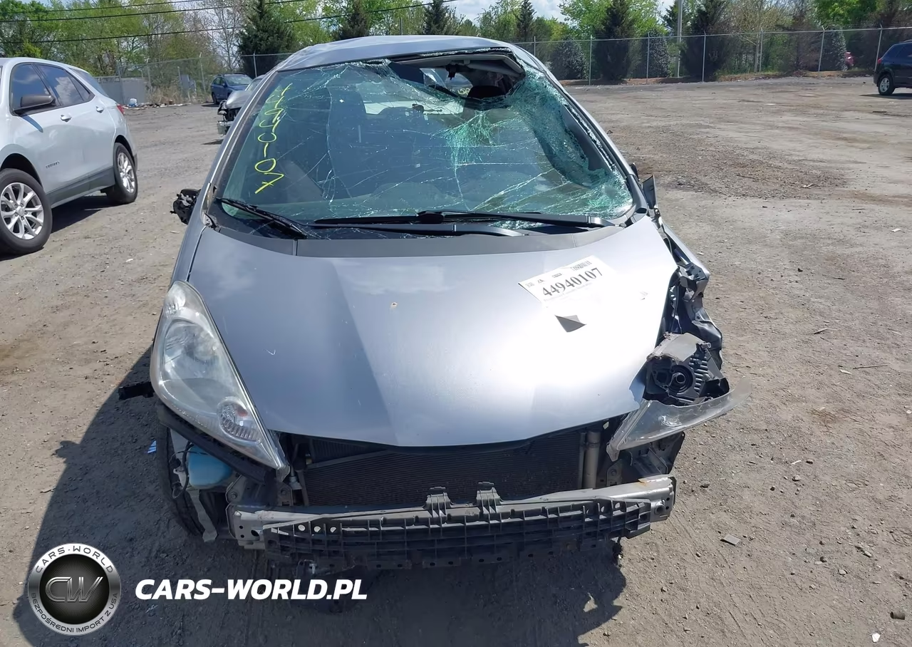2010 Honda Fit Sport VIN:JHMGE8H48AS027439 - 11