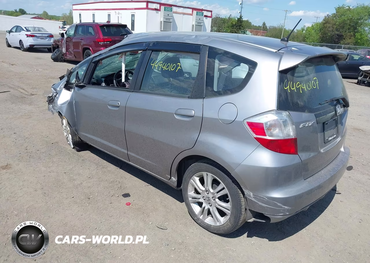 2010 Honda Fit Sport VIN:JHMGE8H48AS027439 - 3