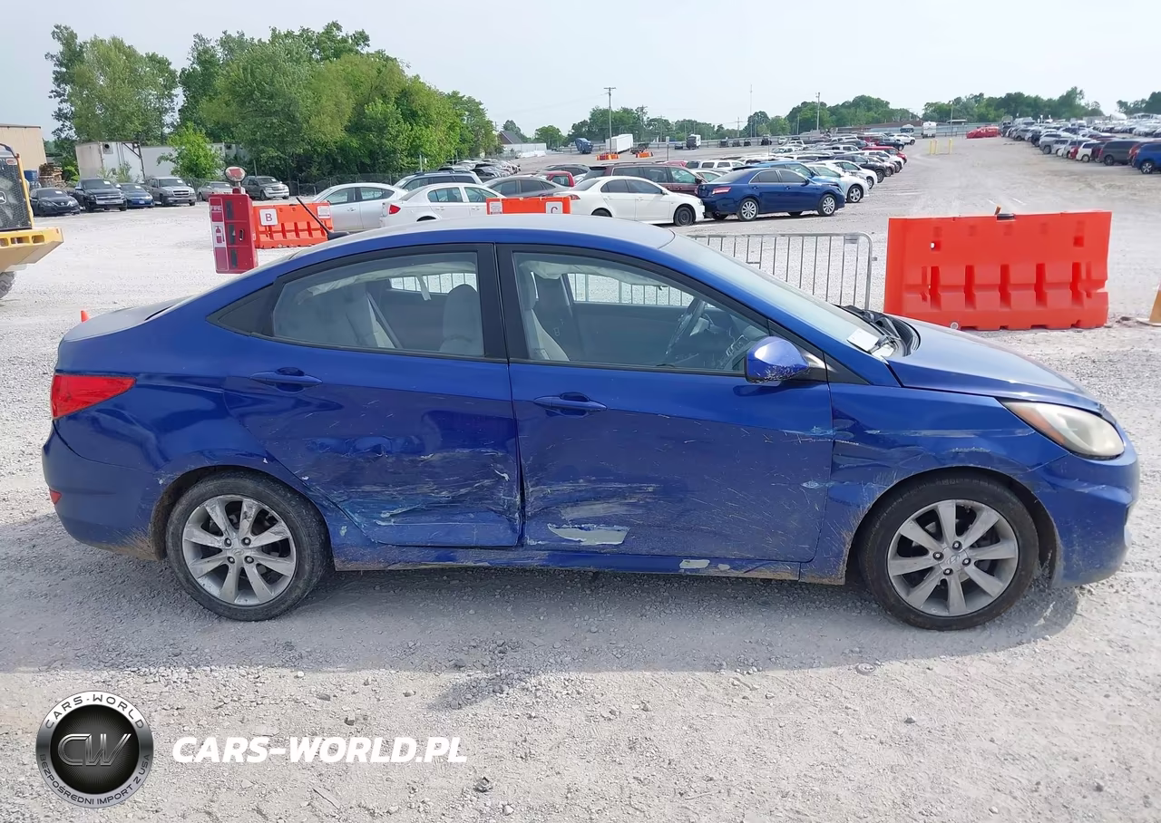 2012 Hyundai Accent Gls VIN:KMHCU4AE2CU045582 - 13