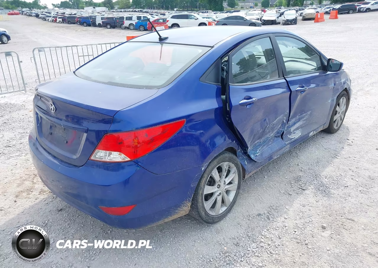 2012 Hyundai Accent Gls VIN:KMHCU4AE2CU045582 - 4