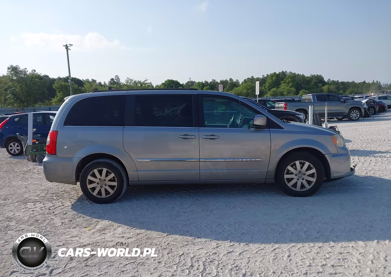 2016 Chrysler Town & Country Touring VIN:2C4RC1BG3GR280625 - 13