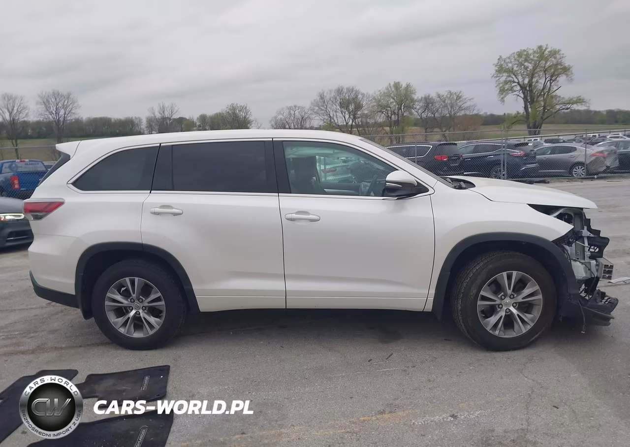 2014 Toyota Highlander Le V6 VIN:5TDBKRFH8ES010204 - 13