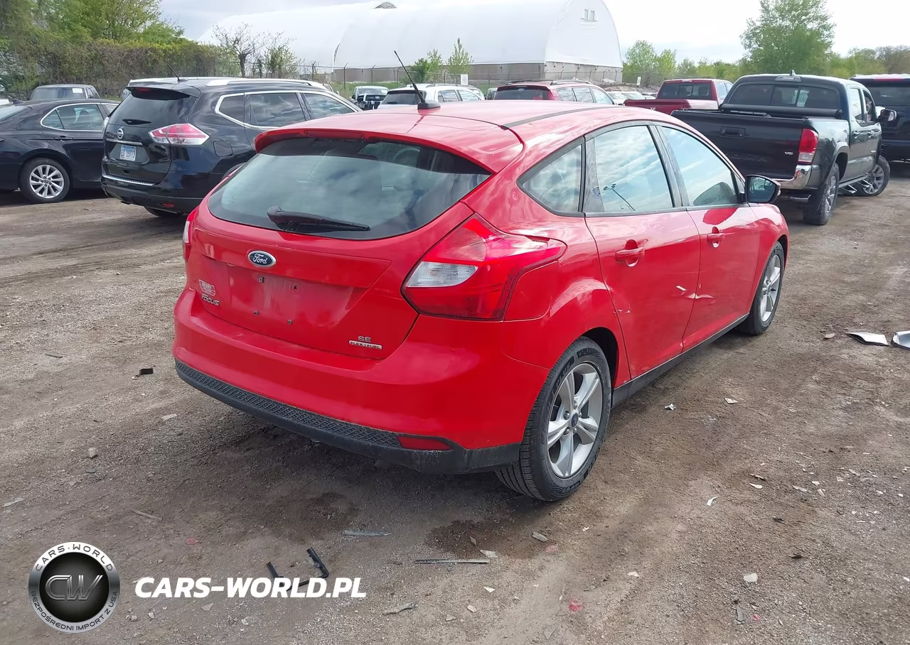 2014 Ford Focus Se VIN:1FADP3K28EL404463 - 4