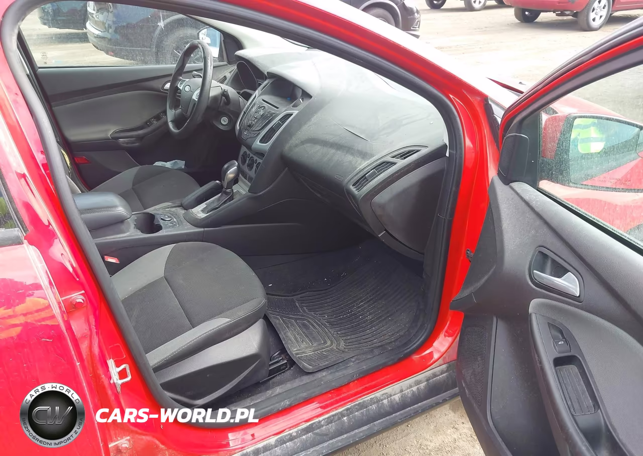 2014 Ford Focus Se VIN:1FADP3K28EL404463 - 5