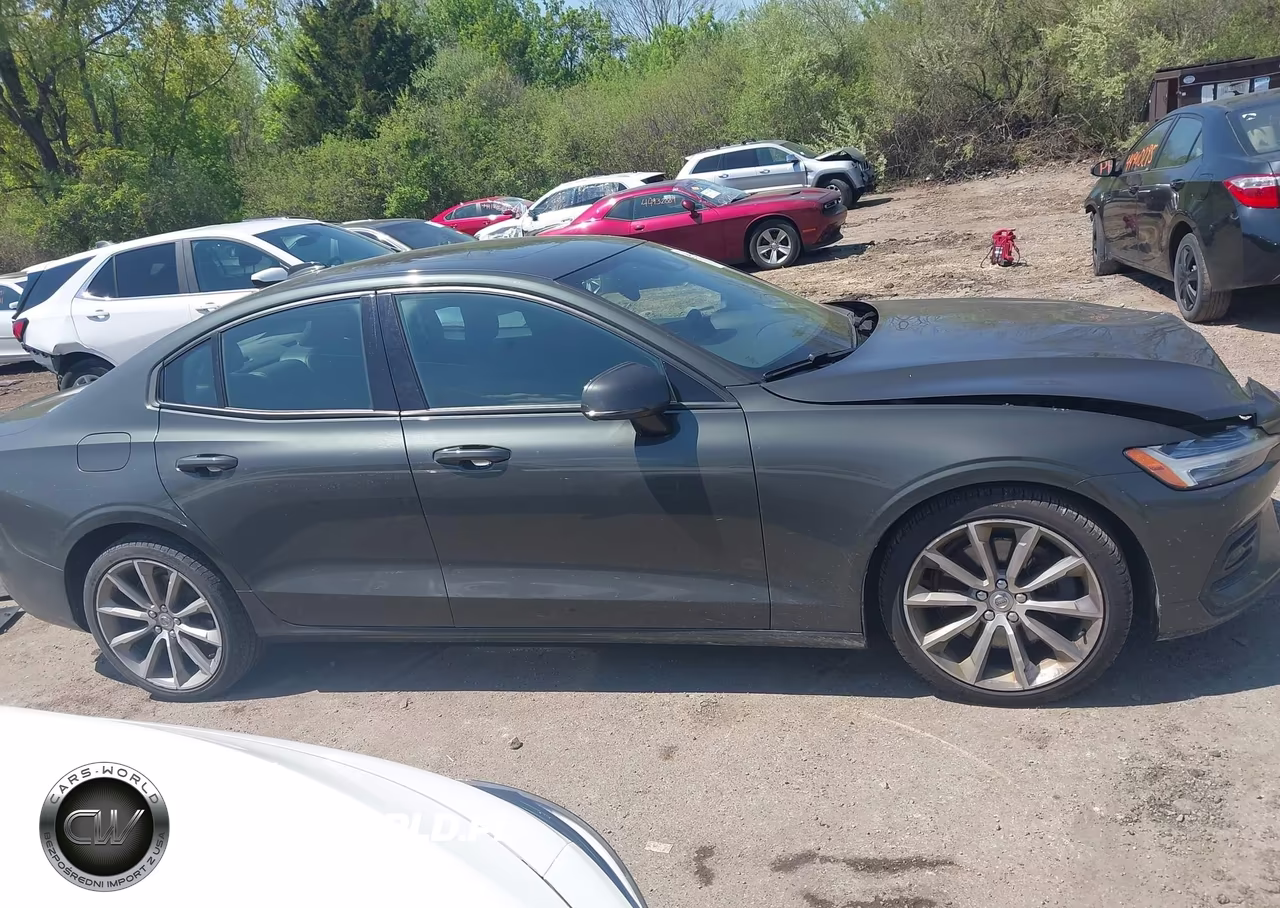 2019 Volvo S60 T6 Momentum VIN:7JRA22TK3KG014915 - 13