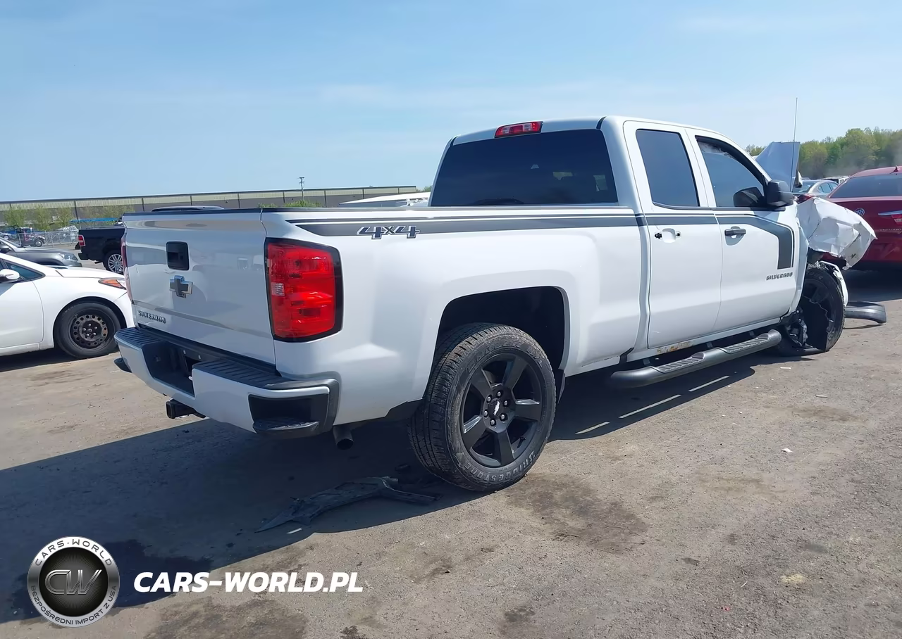 2017 Chevrolet Silverado 1500 Custom VIN:1GCVKPEC3HZ130521 - 4
