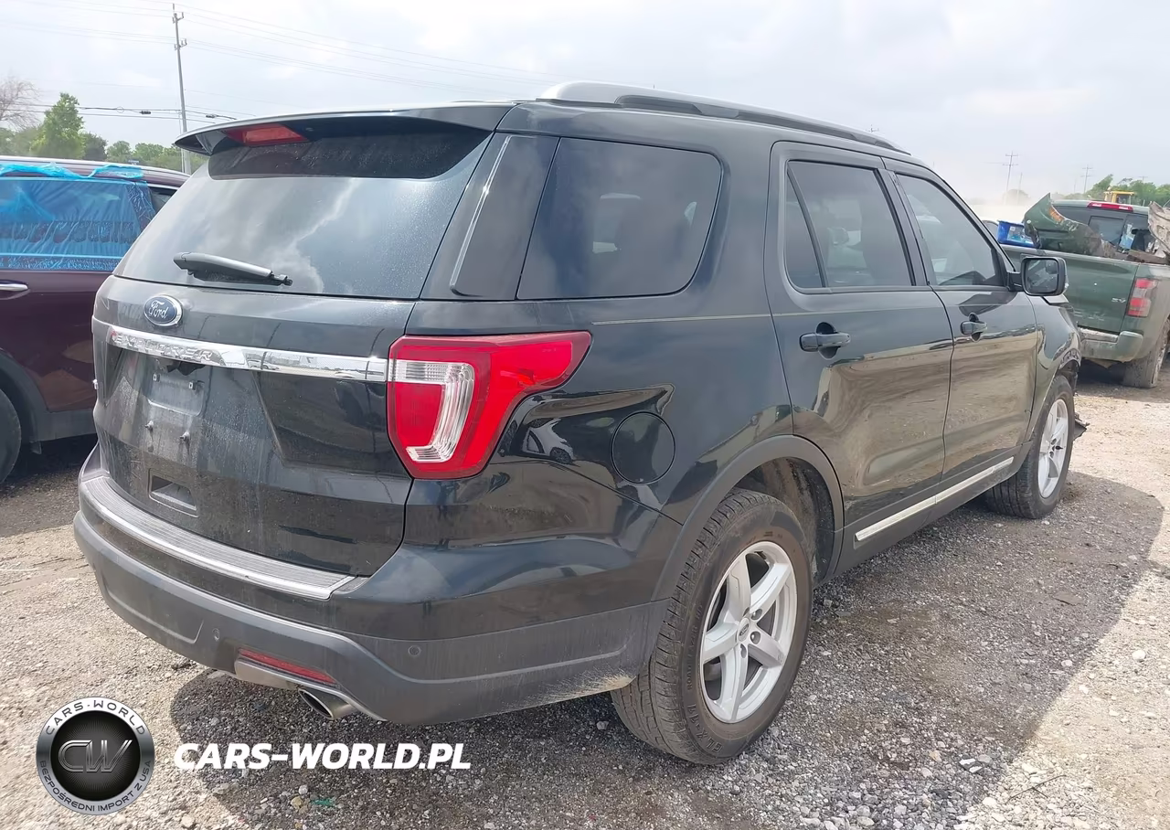 2018 Ford Explorer Xlt VIN:1FM5K7D89JGB78132 - 4