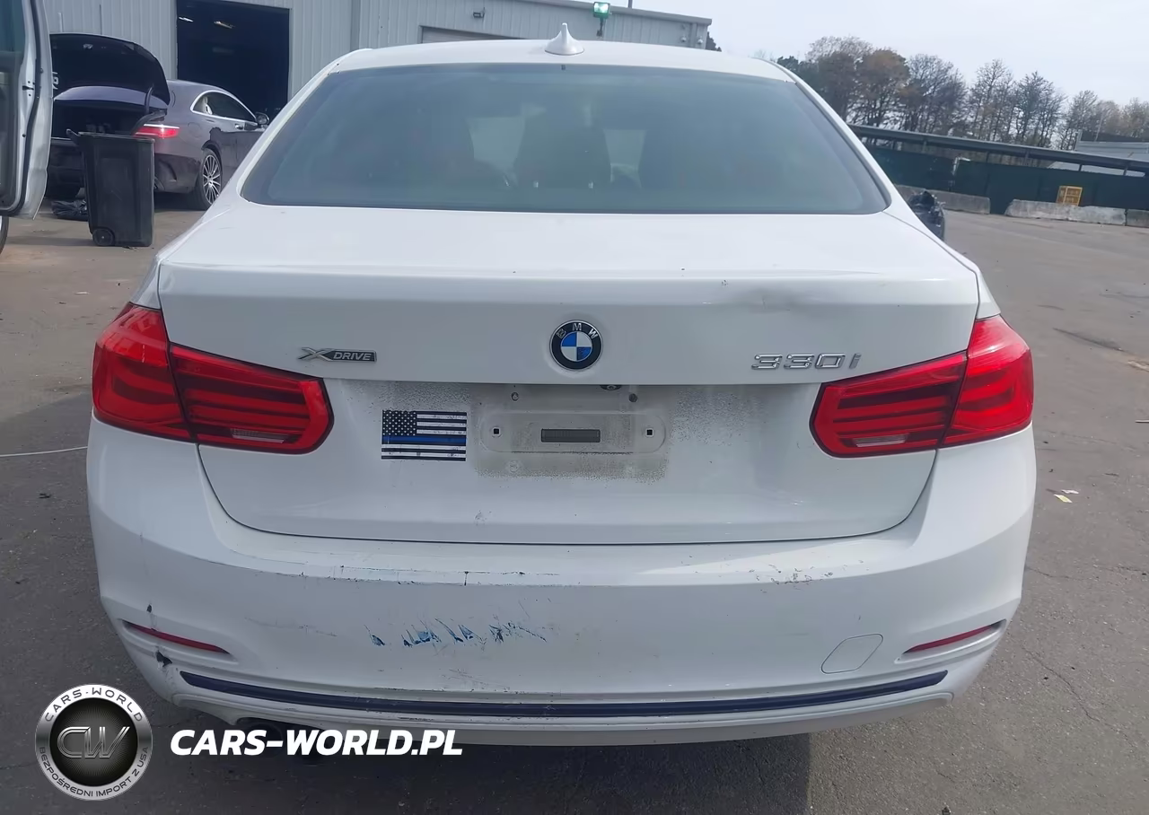 2018 BMW 330I xDrive VIN:WBA8D9G56JNU68636 - 16