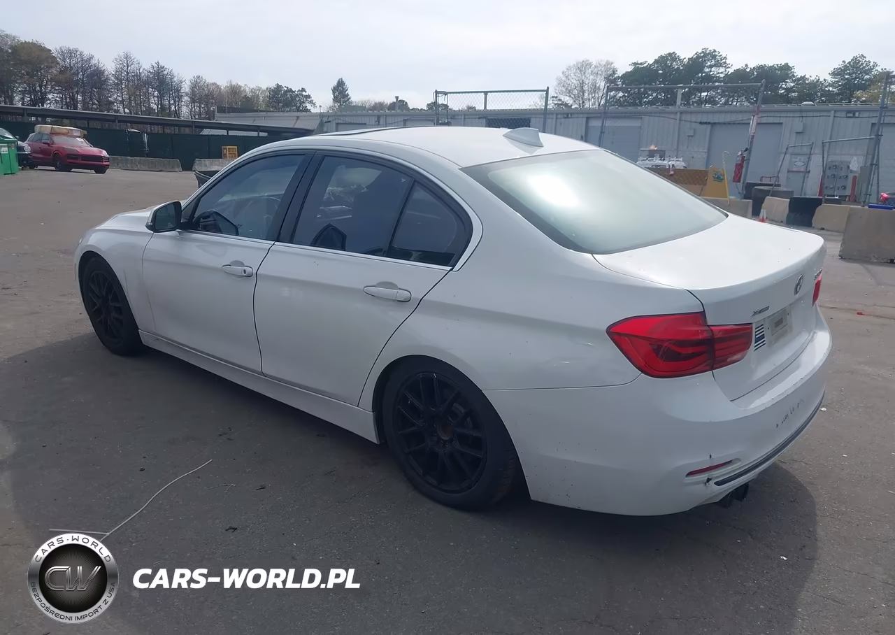 2018 BMW 330I xDrive VIN:WBA8D9G56JNU68636 - 3