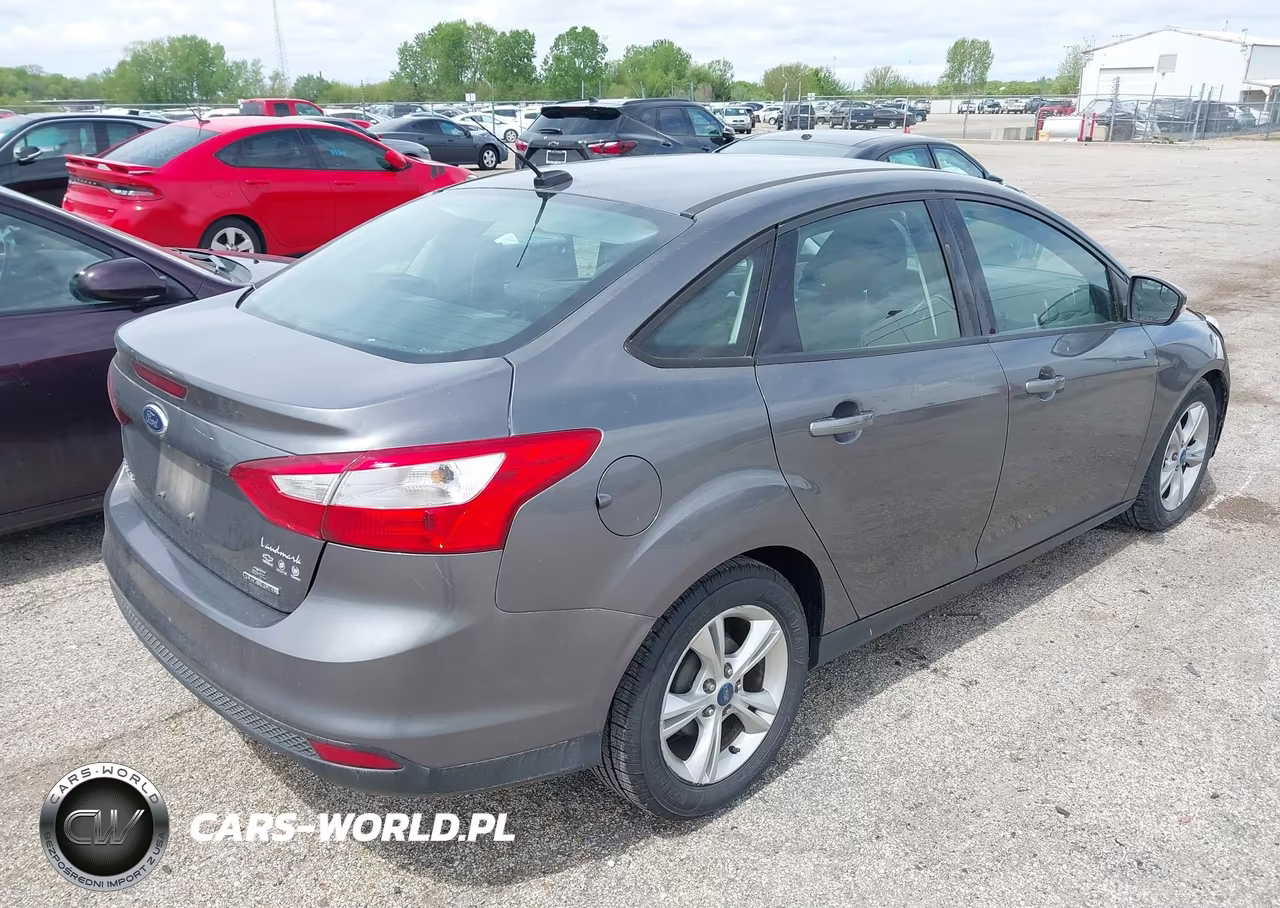2013 Ford Focus Se VIN:1FADP3F21DL253748 - 4