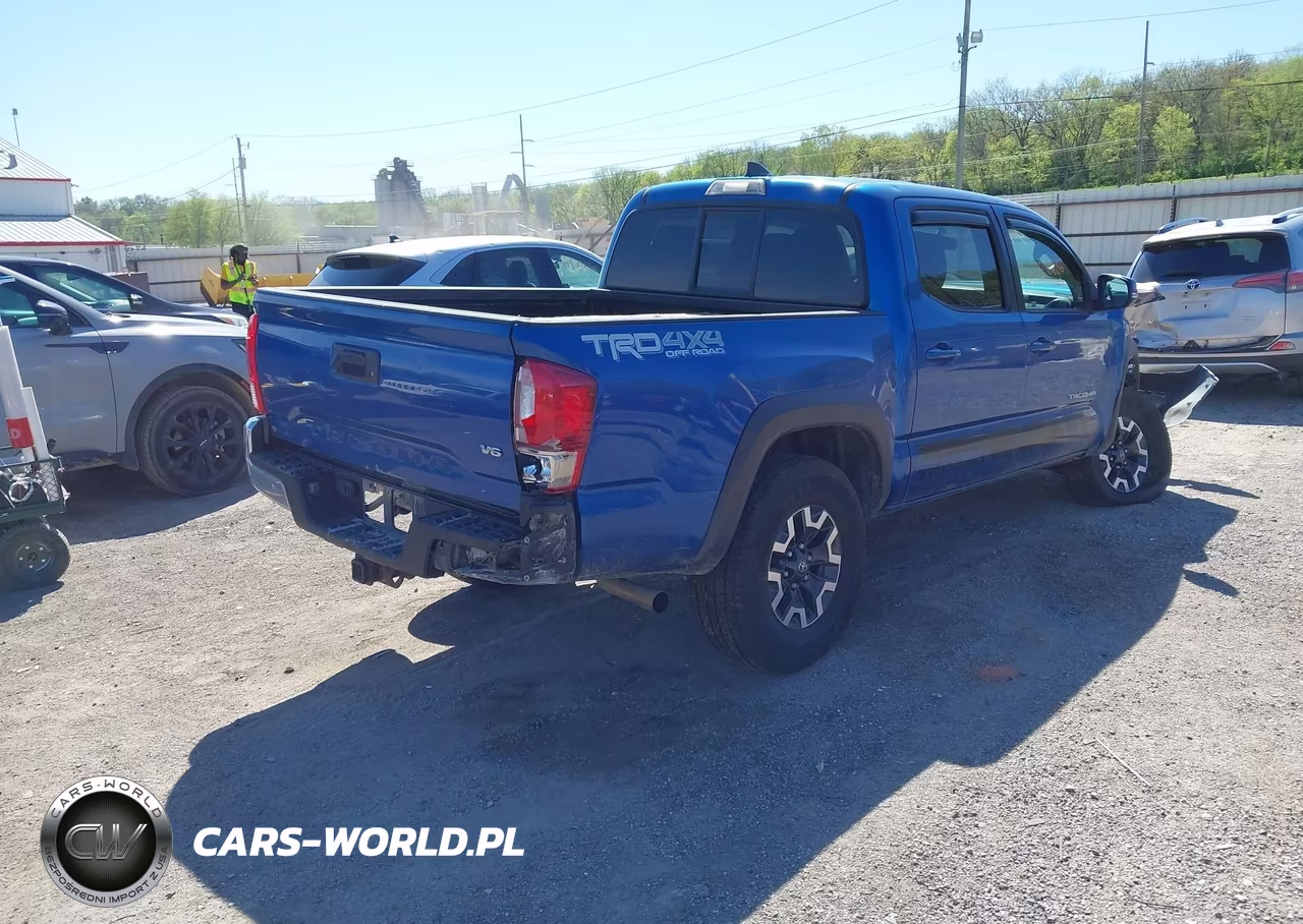 2016 Toyota Tacoma Trd Off Road VIN:3TMCZ5AN4GM042799 - 4
